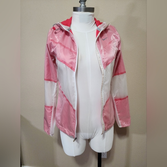 WW4. Nike lightweight jacket - Picture 1 of 16